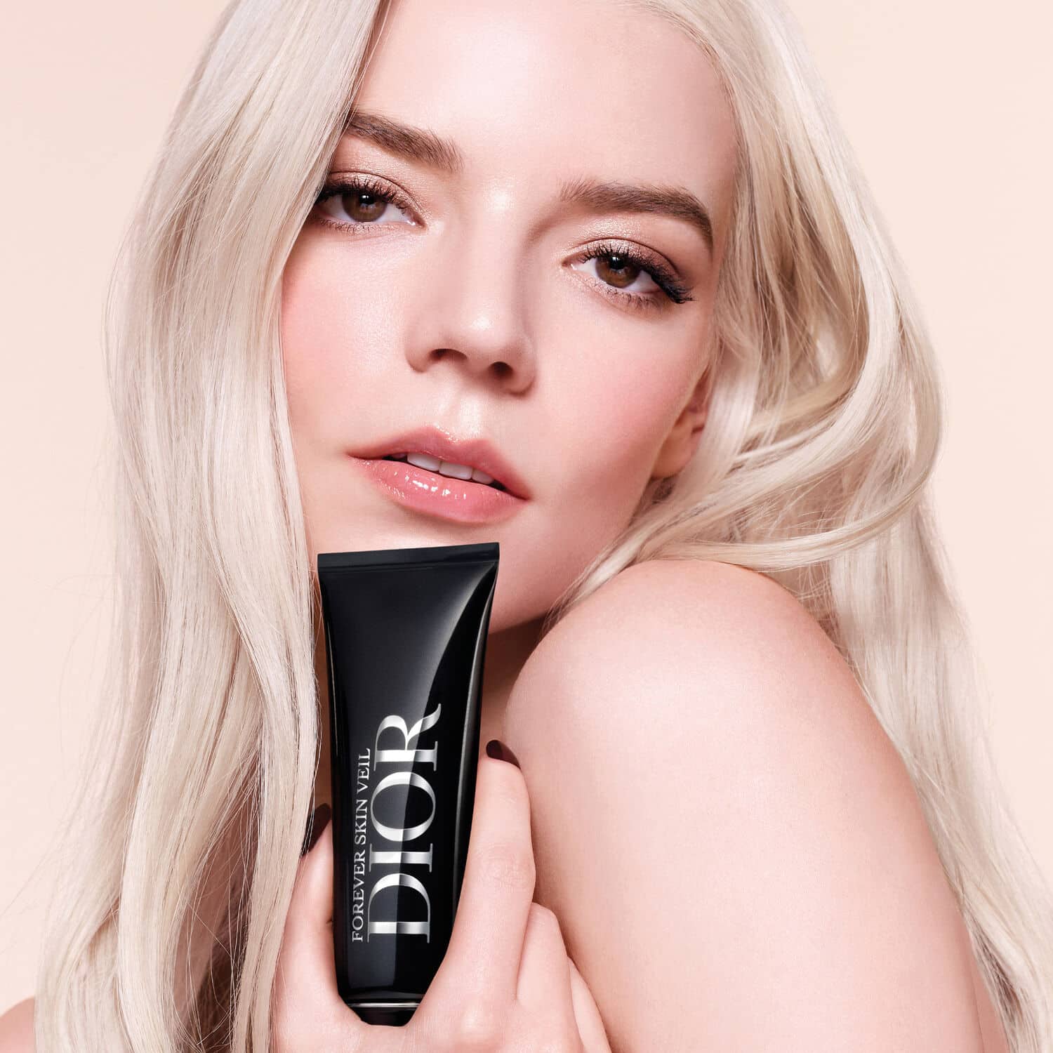 Dior Forever* Skin Veil Makeup base Dior Forever* Skin Veil Makeup base