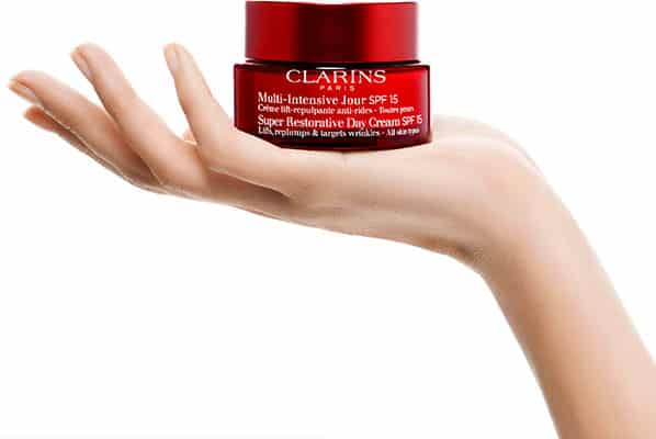 Clarins Super Restorative Day Cream SPF15 Clarins Super Restorative Day Cream SPF15 - Image 3