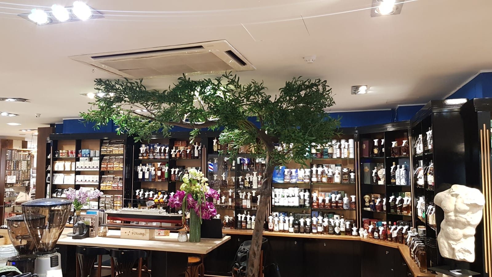 Franks Gentlemens Essentials Coffee House