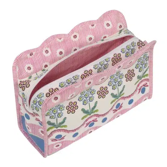 Heathcote & Ivory – Cath Kidston – Woven Flowers – Scallop Wash Bag Heathcote & Ivory - Cath Kidston - Woven Flowers - Scallop Wash Bag
