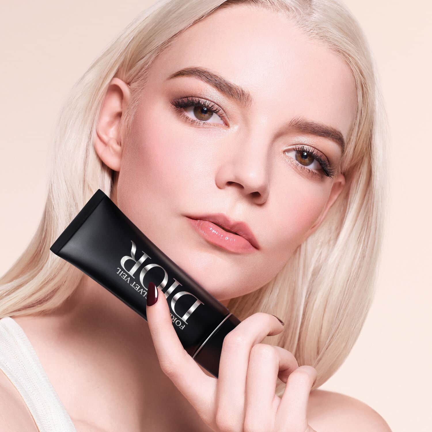 Dior Forever* Velvet Veil Makeup base Dior Forever* Velvet Veil Makeup base