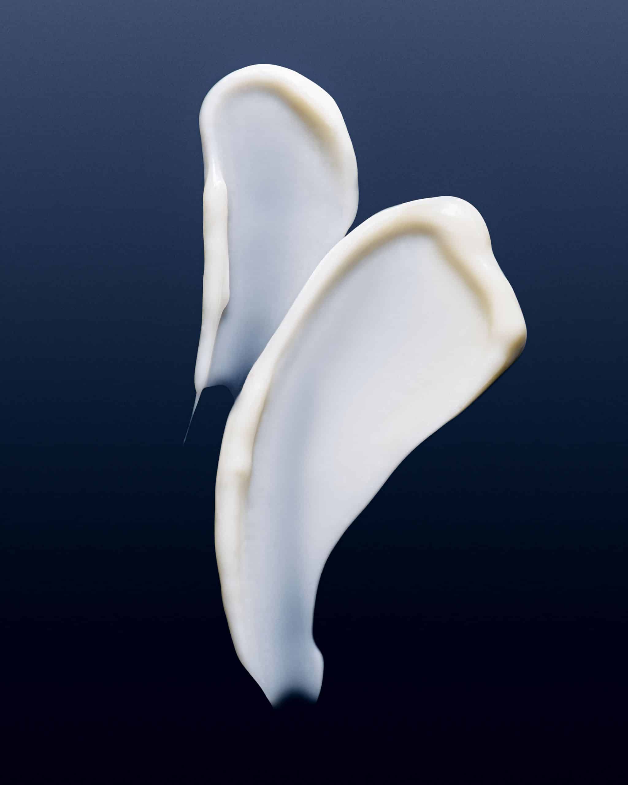 Augustinus Bader* The Overnight Restorative Cream Augustinus Bader Overnight Cream texture - Franks Malt
